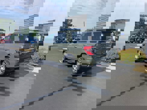 Used 2024 Ford Expedition Limited image 5