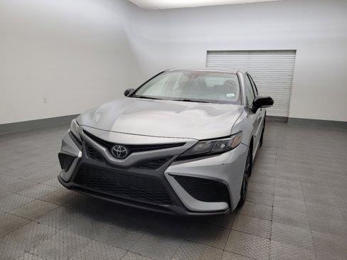 Used 2022 Toyota Camry SE image 15