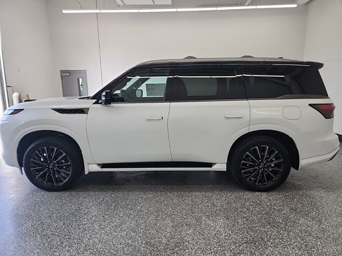 New 2026 INFINITI QX80 Autograph image 2