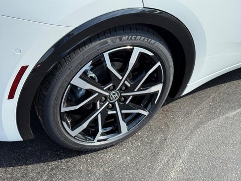 New 2026 Toyota Prius Plug-In Hybrid image 5