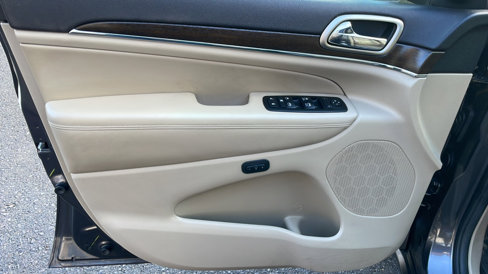 Used 2014 Jeep Grand Cherokee Limited image 29