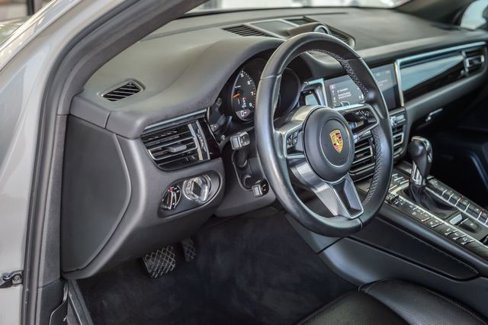 Used 2021 Porsche Macan image 24