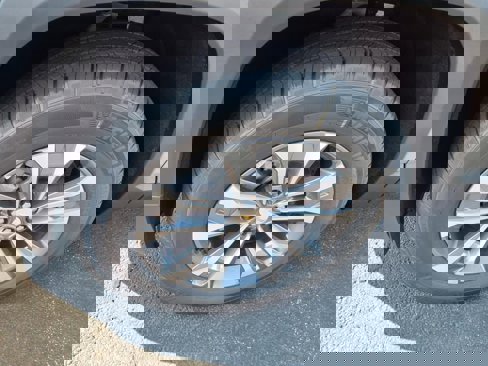 New 2026 Chevrolet Equinox LT image 9