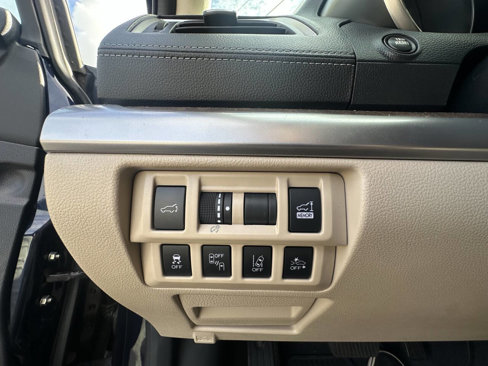 Used 2018 Subaru Outback 3.6R Limited image 11