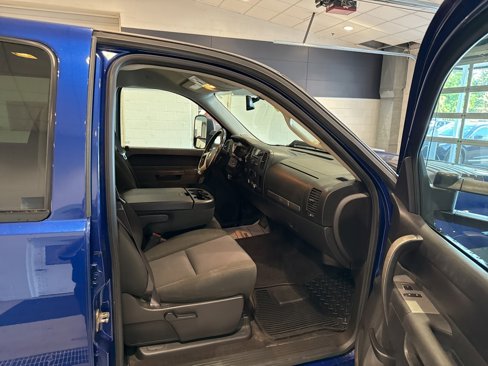 Used 2013 Chevrolet Silverado 2500 LT w/ Interior Plus Package image 11