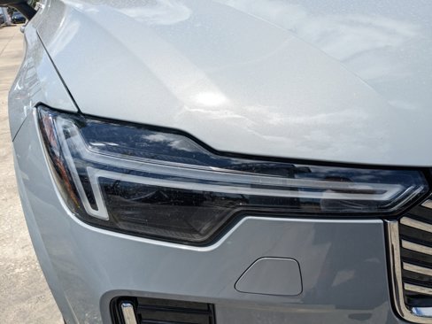 New 2025 Volvo XC90 T8 Plus w/ Protection Package Premier image 10