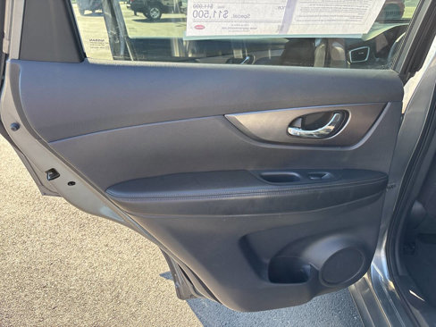 Used 2015 Nissan Rogue SV w/ SV Premium Package image 14