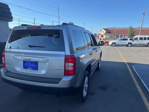 Used 2017 Jeep Patriot Latitude image 12
