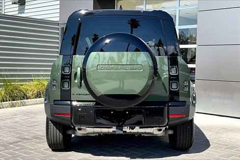 New 2026 Land Rover Defender 110 S image 4
