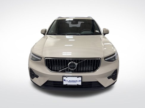 New 2025 Volvo XC40 B5 Ultra w/ Climate Package image 3