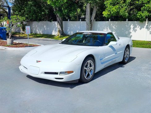 Used 2004 Chevrolet Corvette Coupe w/ Preferred Equipment Group image 12