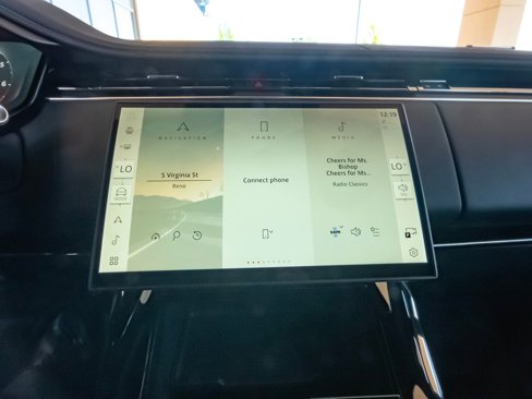New 2025 Land Rover Range Rover Sport SE image 18