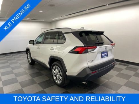 Used 2025 Toyota RAV4 XLE Premium image 3