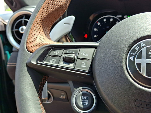 New 2025 Alfa Romeo Tonale image 18