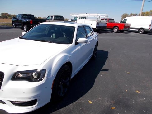 Used 2022 Chrysler 300 Touring L w/ Popular Equipment Group image 8
