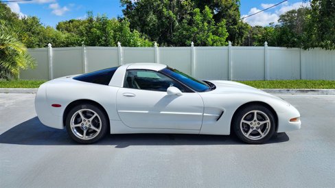 Used 2004 Chevrolet Corvette Coupe w/ Preferred Equipment Group image 17