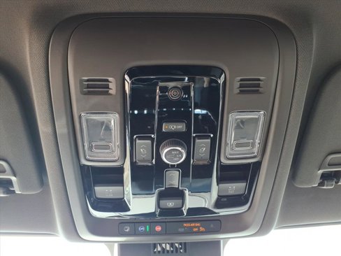 New 2026 GMC Yukon XL Elevation w/ Elevation Premium Package image 17