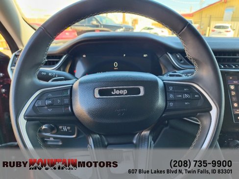 Used 2023 Jeep Grand Cherokee L Laredo image 17