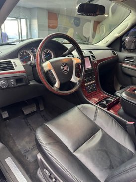 Used 2014 Cadillac Escalade ESV Premium image 16