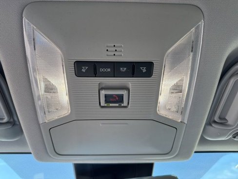 Used 2025 Toyota RAV4 XLE image 20