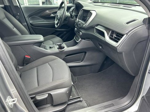 Used 2024 GMC Terrain SLE image 19