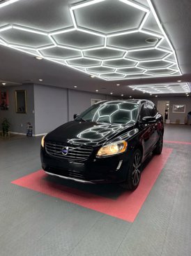Used 2016 Volvo XC60 T5 Premier w/ Proximity Package image 2