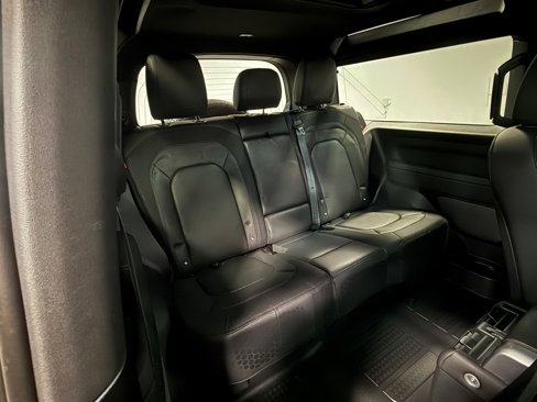 Used 2024 Land Rover Defender 90 X-Dynamic SE image 13