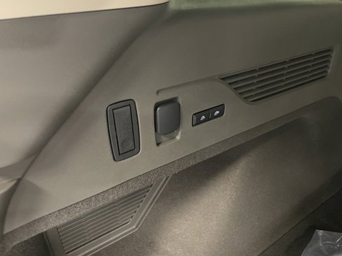 New 2025 Lincoln Nautilus Reserve image 28