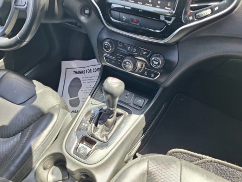 Used 2019 Jeep Cherokee Limited image 14