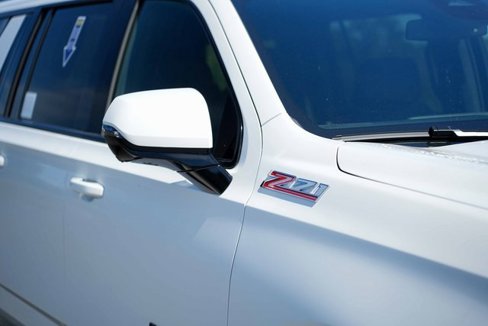 Used 2025 Chevrolet Suburban Z71 image 9