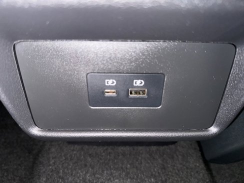Used 2023 Nissan Rogue SV image 35