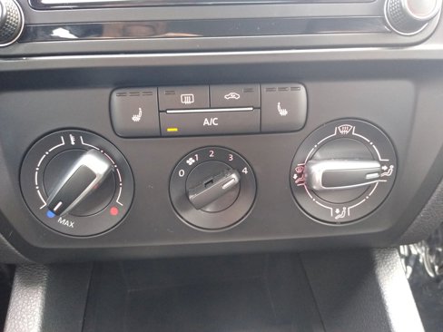 Used 2017 Volkswagen Jetta SE image 19
