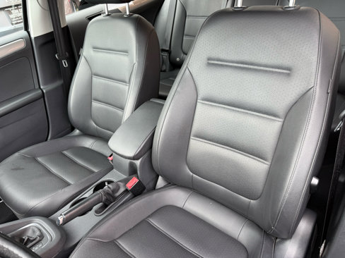 Used 2017 Volkswagen Jetta SE image 6