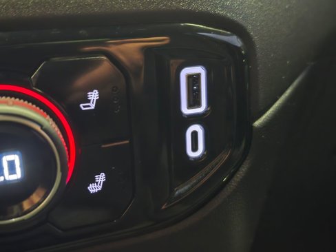 Used 2024 Chevrolet Silverado 2500 LT image 19