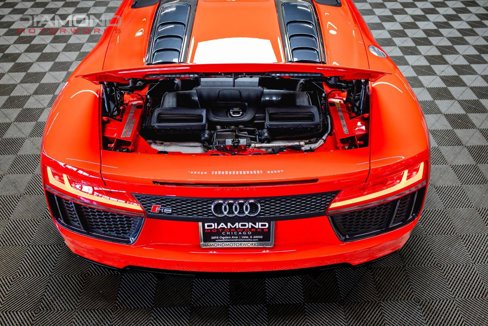 Used 2018 Audi R8 V10 w/ Carbon Exterior Package image 21