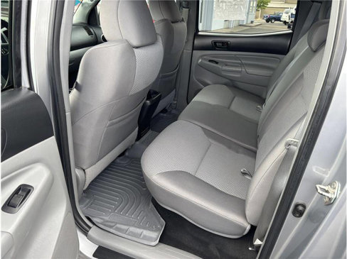 Used 2015 Toyota Tacoma 4x4 Double Cab image 12
