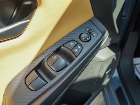 Used 2024 Nissan Sentra SV w/ SV Premium Package image 17