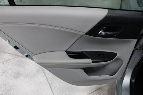 Used 2017 Honda Accord EX-L image 18