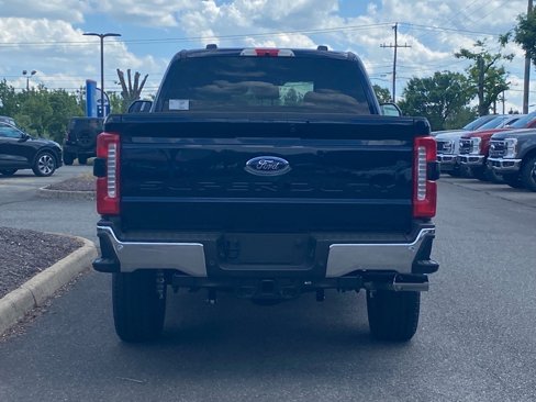 New 2025 Ford F250 Lariat w/ Chrome Package image 5