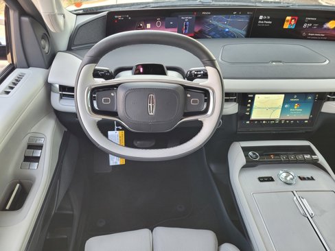 New 2025 Lincoln Navigator Reserve image 8
