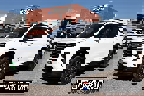 New 2026 Chevrolet Traverse LT w/ Driver Confidence Package image 1