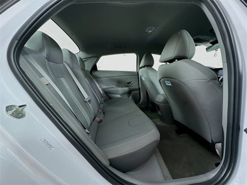 Used 2024 Hyundai Elantra SEL image 39