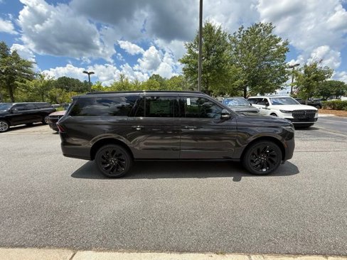 New 2025 Lincoln Navigator L Reserve w/ Jet Appearance Package image 15