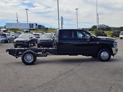 New 2026 RAM 3500 Tradesman w/ Chrome Appearance Group image 9