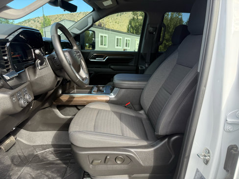Used 2024 Chevrolet Silverado 2500 LT w/ Z71 Sport Edition image 12