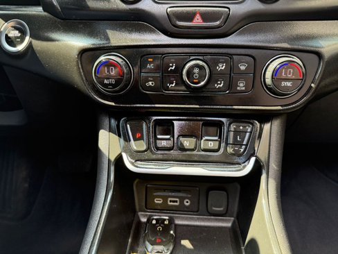Used 2021 GMC Terrain SLE image 31