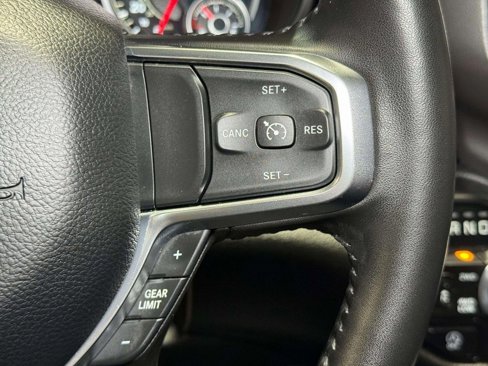 Used 2024 RAM 1500 Laramie image 11