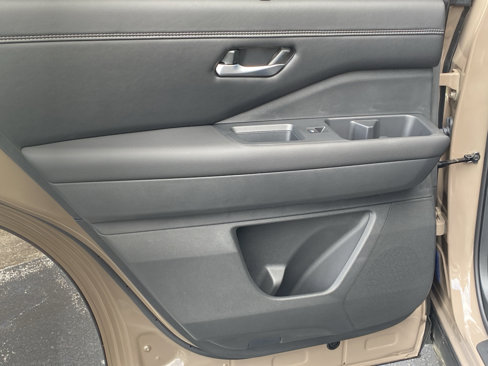 New 2025 Nissan Pathfinder Platinum w/ Cargo Package image 27
