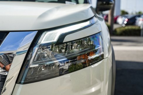 Used 2022 Nissan Pathfinder SL image 8