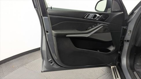 Used 2024 BMW X5 sDrive40i w/ Premium Package image 13
